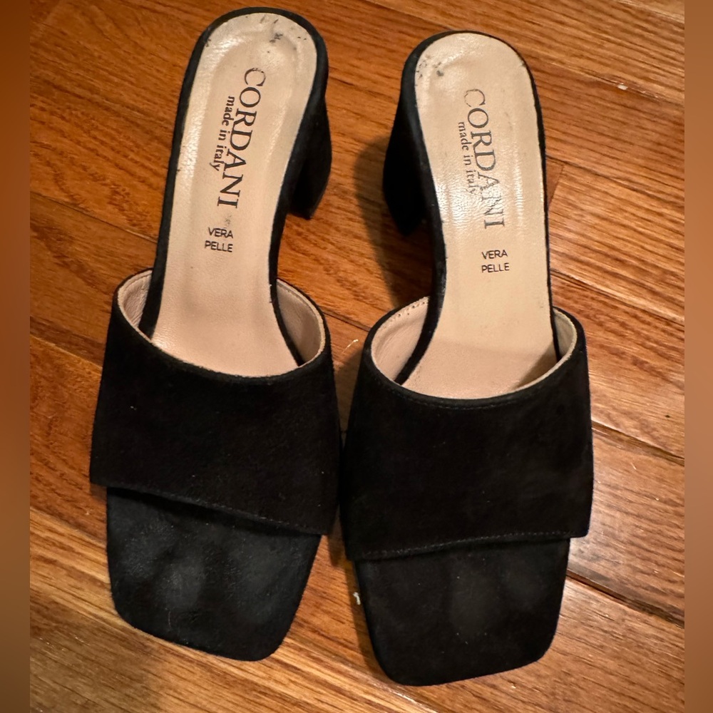 Cordani Irene slide. Black suede